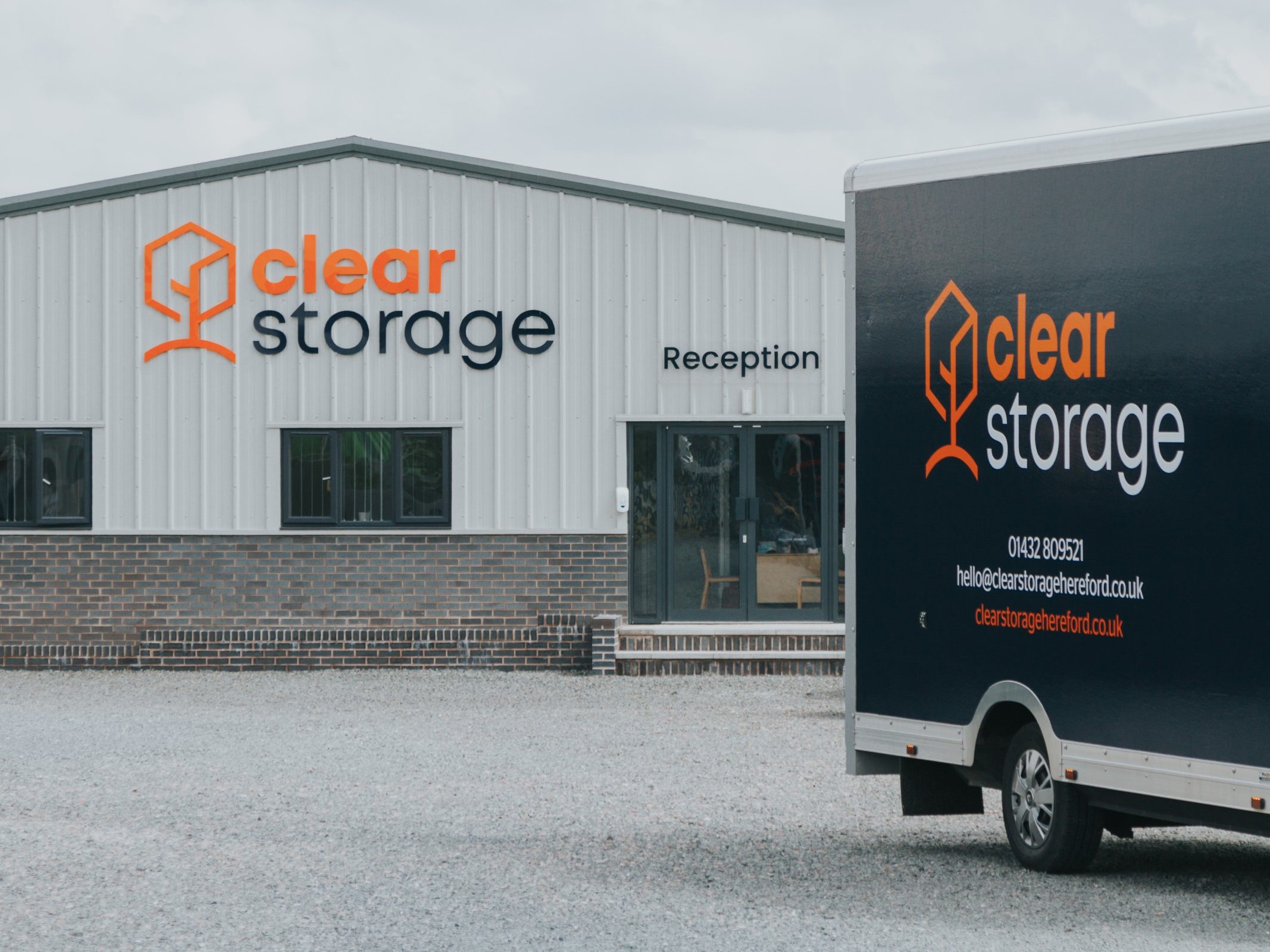Clear-Storage-Van-7-of-30-1-aspect-ratio-580-435